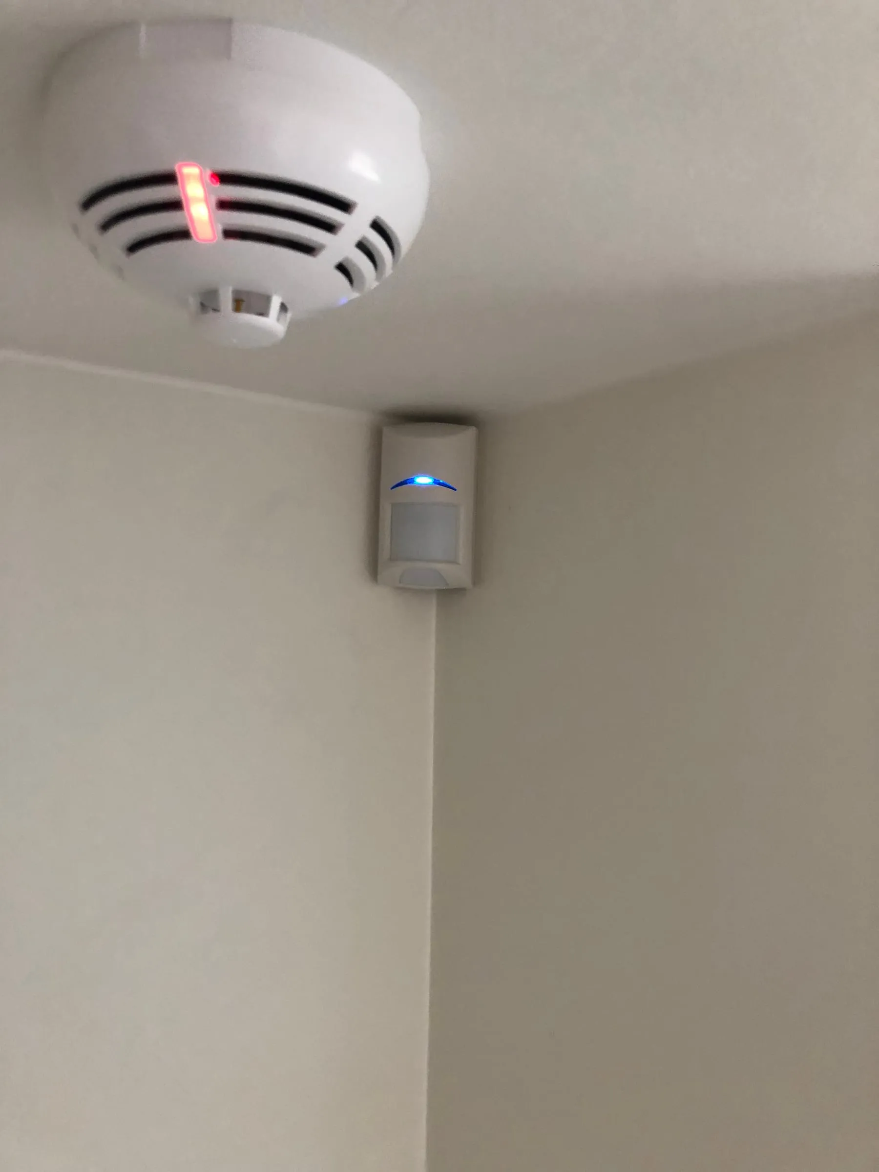 Branddetectie en rookafvoer in een appartementsgebouw in Gent, geplaatst door dV Security, foto 2 van 3